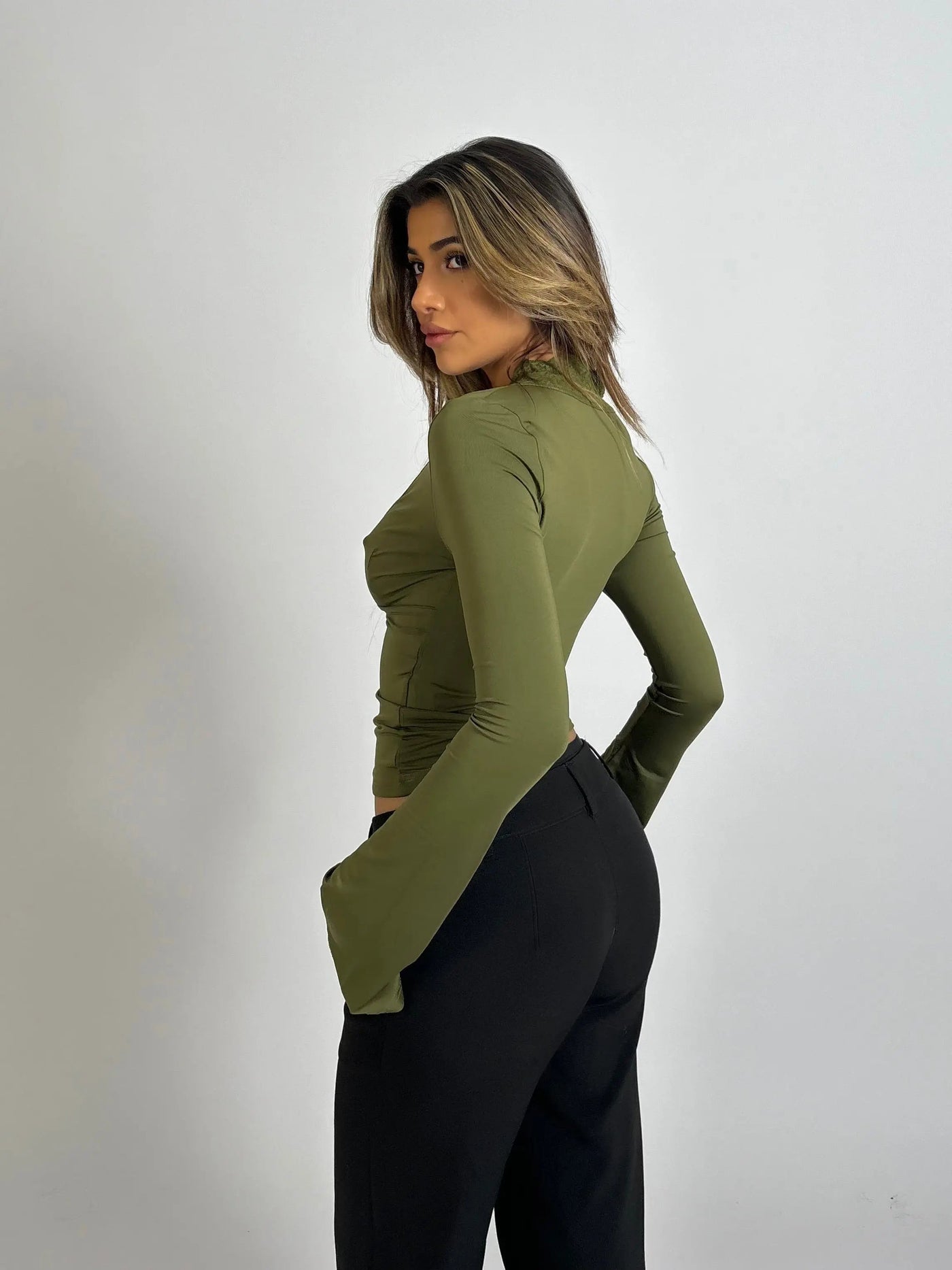 Roxana | Elegante Spitzenbluse für Damen langarm 3